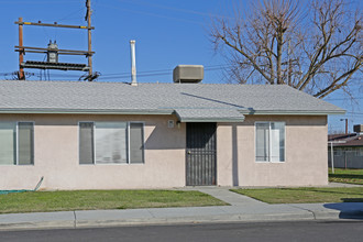 Mendoza Terrace I & II in Firebaugh, CA - Building Photo - Building Photo