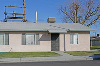 Mendoza Terrace I & II in Firebaugh, CA - Foto de edificio - Building Photo