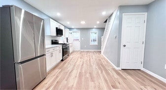 4482 1st St in Bethel Park, PA - Building Photo