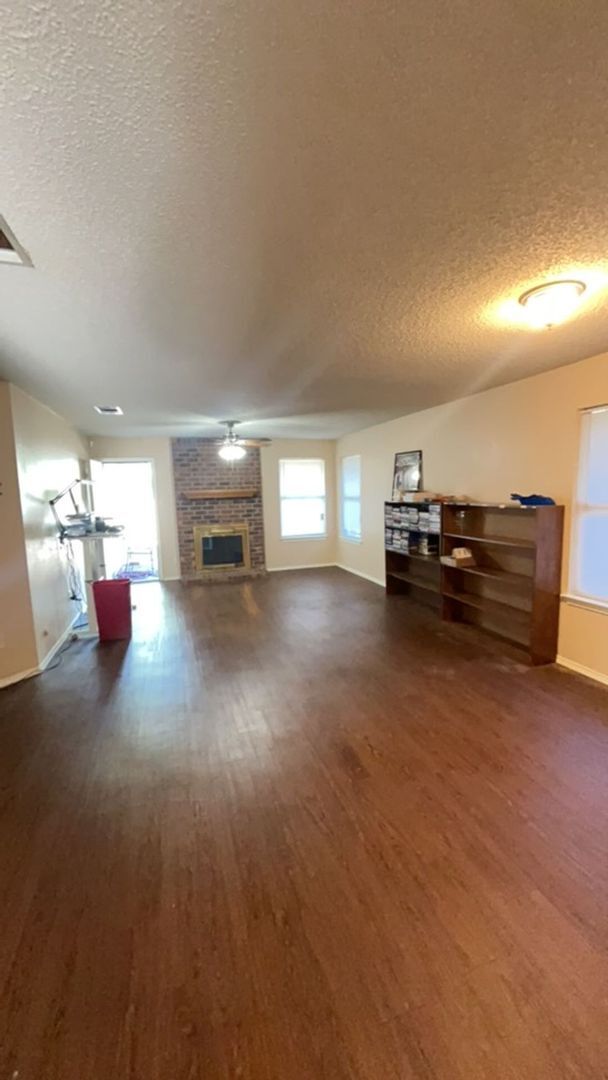property at 1304 Garden Path Dr