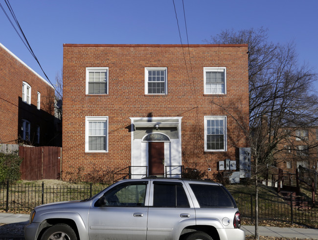 2816 Hartford St SE in Washington, DC - Foto de edificio - Building Photo