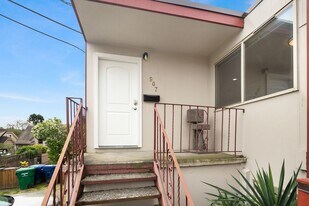 907 N 71st St in Seattle, WA - Building Photo