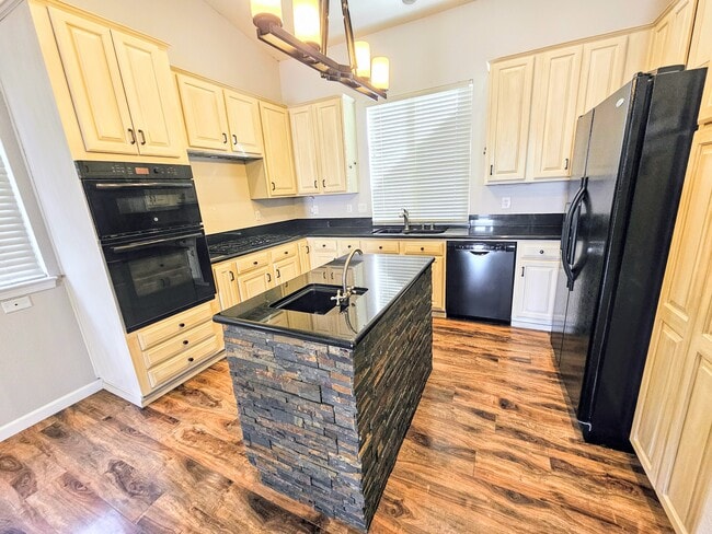 8713 Spinner Ct in Reno, NV - Building Photo - Building Photo