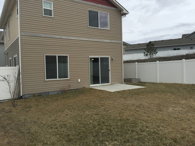1449 SW Sagebrush Ln in Pullman, WA - Foto de edificio - Building Photo