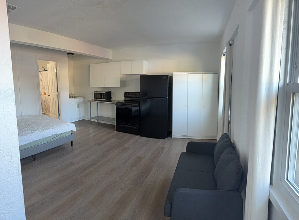 207 Arnett Dr, Unit Studio in Euless, TX - Building Photo