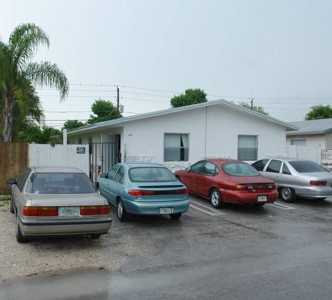 925 NW 3rd Ave in Fort Lauderdale, FL - Building Photo - Building Photo