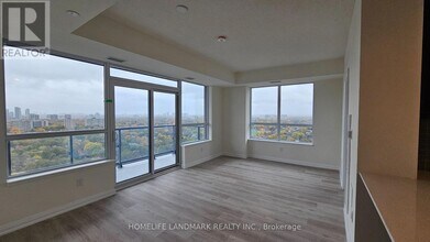 3260 Sheppard Ave E in Toronto, ON - Building Photo - Building Photo