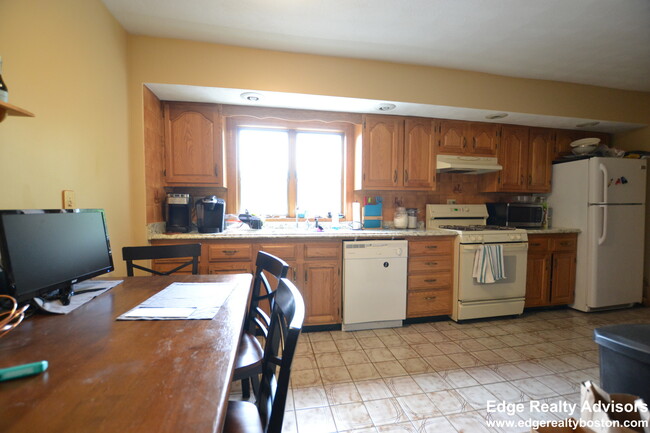 82 Beechcroft St in Boston, MA - Building Photo - Building Photo