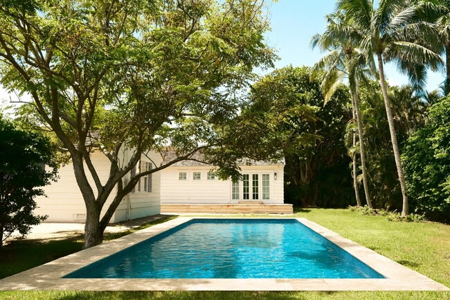 property at 1017 Tamarind Rd