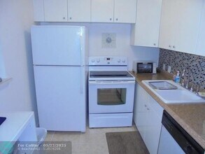 129 Mansfield D in Boca Raton, FL - Building Photo - Building Photo