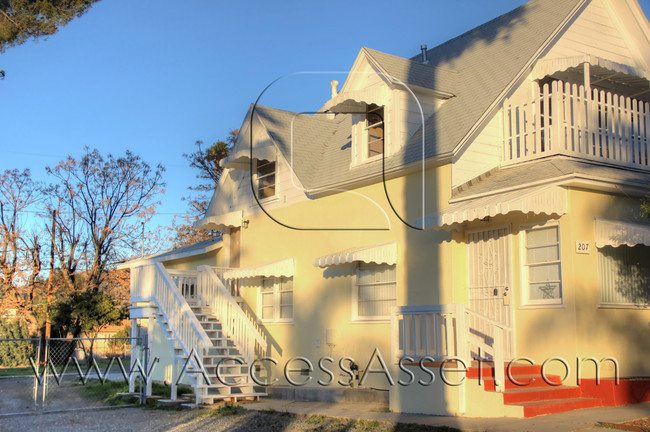 207 E Graham - C-Unit -C in Lake Elsinore, CA - Building Photo - Building Photo