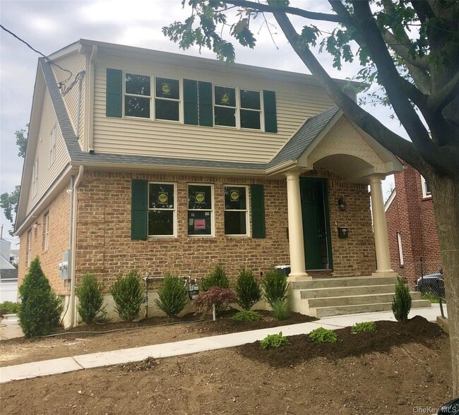 60 Arlington St in Mineola, NY - Building Photo - Building Photo