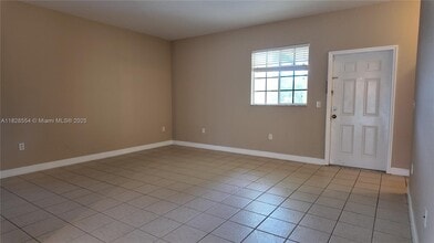 374 NE 27th Ave in Homestead, FL - Building Photo - Building Photo