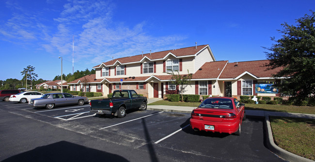 Holly Hill Apartments in Marianna, FL - Building Photo - Building Photo