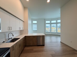 2950 NE 11th St in Renton, WA - Foto de edificio - Building Photo