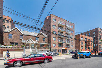 4241 Judge St in Flushing, NY - Building Photo - Building Photo