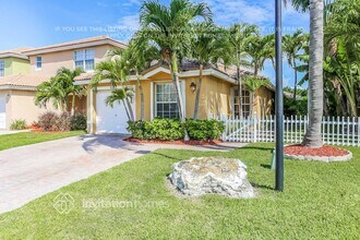 3339 Blue Fin Dr in West Palm Beach, FL - Building Photo - Building Photo