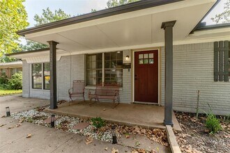 2328 S Krowse Ave in Del City, OK - Building Photo - Building Photo