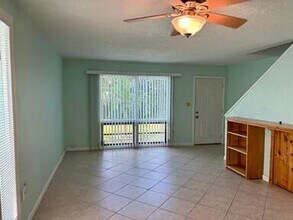 802 Shorewinds Dr in Fort Pierce, FL - Building Photo - Building Photo