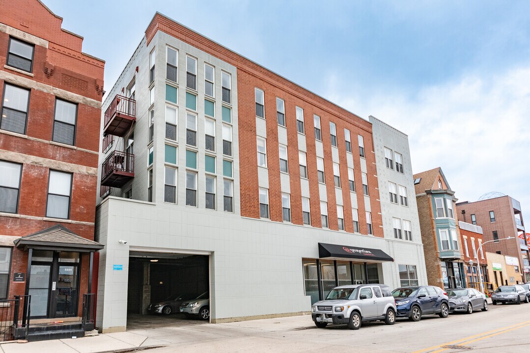 2356 N Elston Ct in Chicago, IL - Building Photo