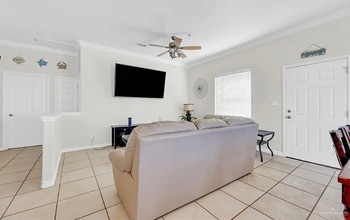 102 E Gardenia St in South Padre Island, TX - Building Photo - Building Photo