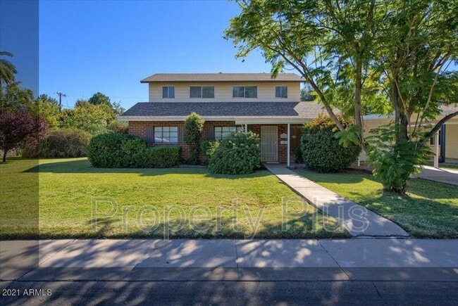 property at 1527 E Hudson Dr