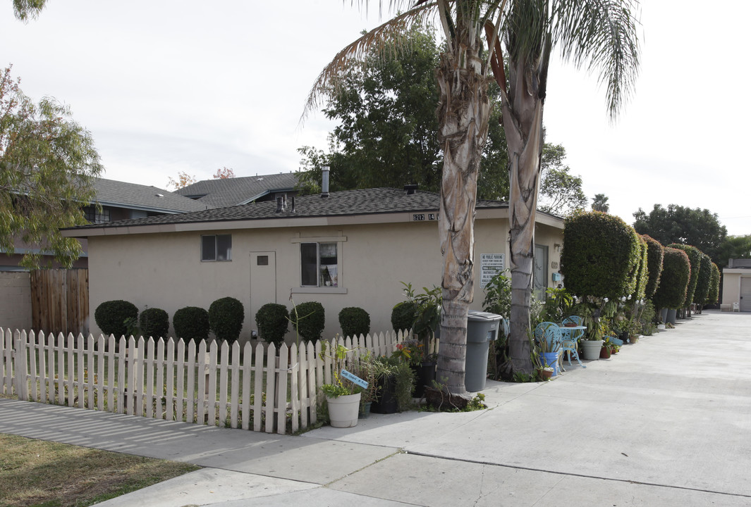 8212-8216 7th St in Buena Park, CA - Building Photo