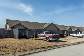 Highland Park Apartments in Jonesboro, AR - Building Photo - Building Photo