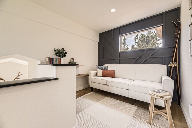 3156 Nova Rd in Pine, CO - Foto de edificio - Building Photo