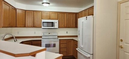 725 115th St SW in Everett, WA - Foto de edificio - Building Photo