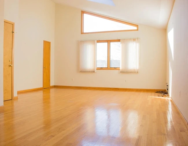 185 Main St in Cliffside Park, NJ - Building Photo - Building Photo
