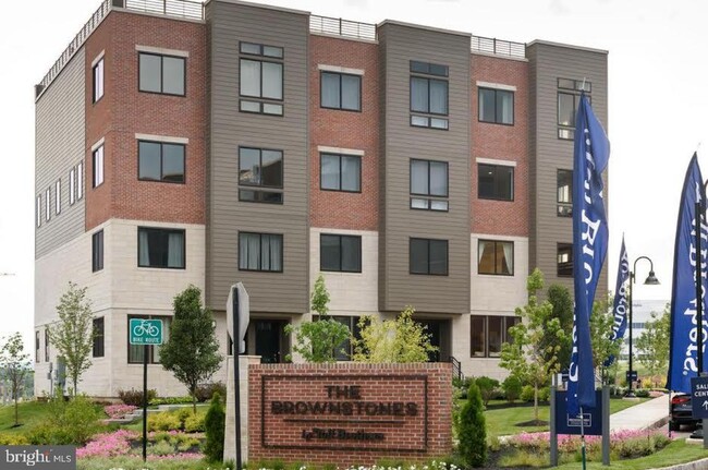 property at 103 Lakeview Ct