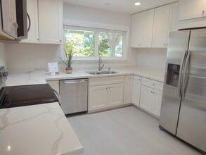 3 Le Claire Ct in San Rafael, CA - Building Photo - Building Photo