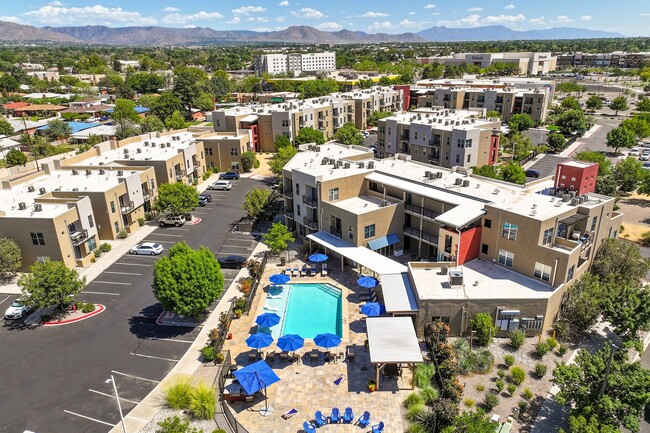 ABQ Uptown Apartments in Albuquerque, NM - Foto de edificio - Building Photo