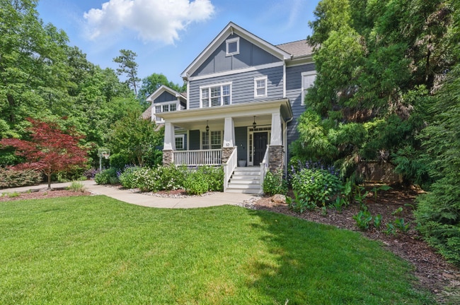10 Brown Bear in Chapel Hill, NC - Foto de edificio - Building Photo