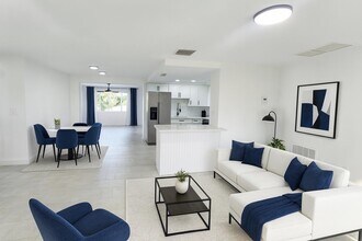 3633 Rock Royal Dr in Holiday, FL - Building Photo - Building Photo