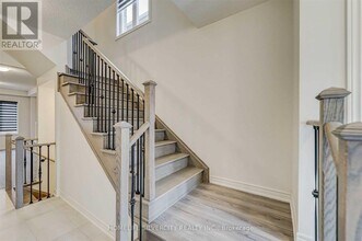 21 Westfield Cres in Hamilton, ON - Building Photo - Building Photo