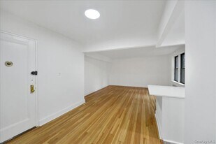 3840 Greystone Ave in Bronx, NY - Building Photo