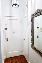 134 W 71st St in New York, NY - Building Photo - Building Photo