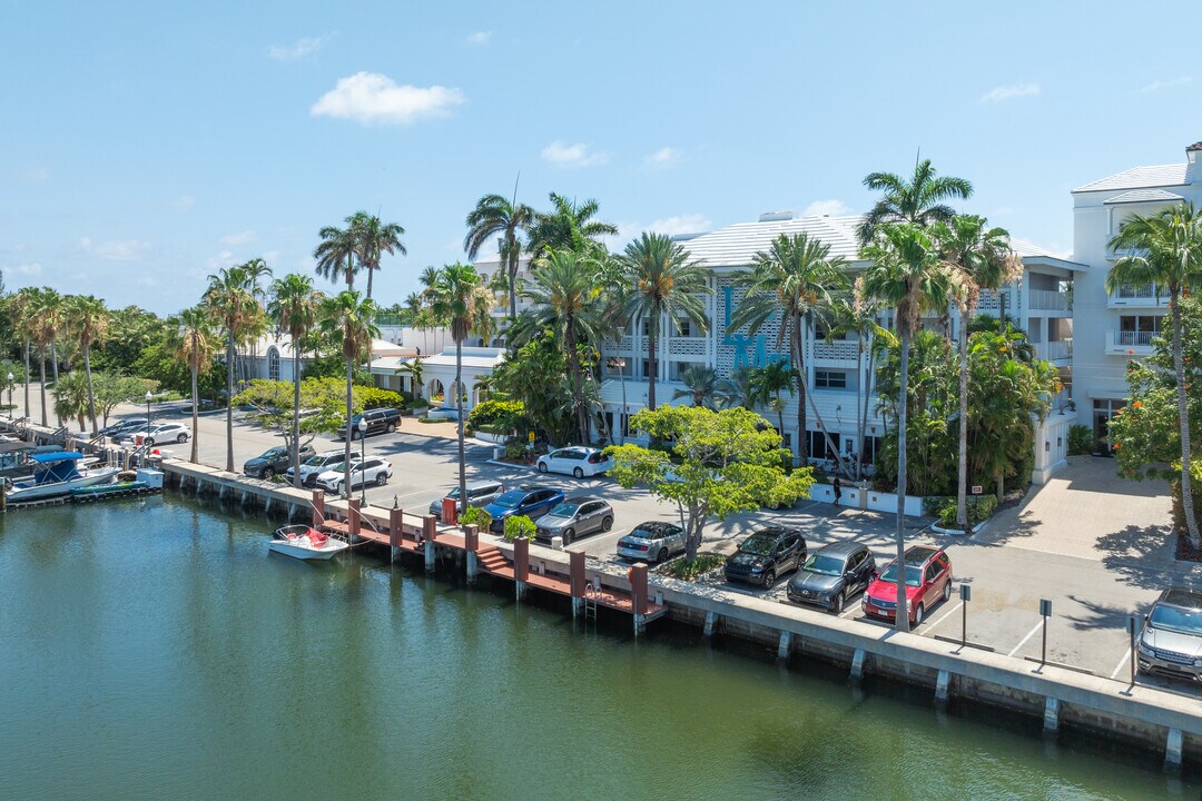 Lago Mar Place in Fort Lauderdale, FL - Foto de edificio