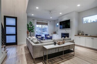 5564 Martel Ave in Dallas, TX - Building Photo - Building Photo