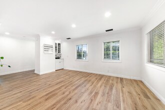 5400 Columbus Ave in Los Angeles, CA - Building Photo - Building Photo