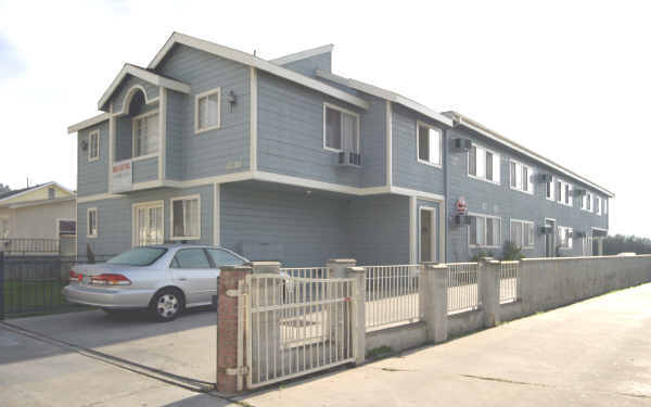 3240 Chapman St in Los Angeles, CA - Building Photo - Building Photo