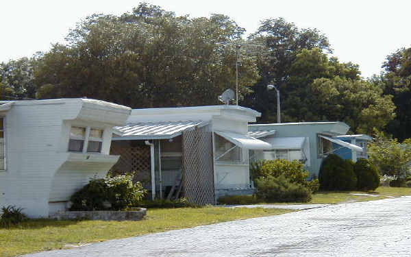 263 1st Ave SE in Largo, FL - Building Photo