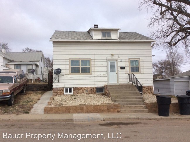 11 4th St E in Dickinson, ND - Building Photo - Building Photo