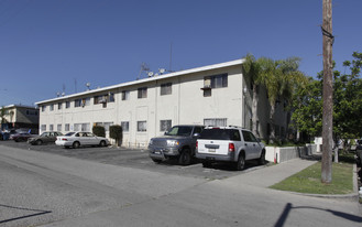 6735 Elmer Ave in North Hollywood, CA - Building Photo