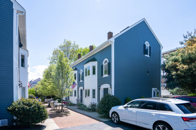 611-613 E 8th St in Boston, MA - Building Photo - Building Photo