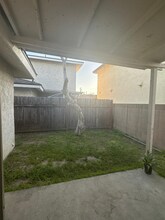 8531 Rose St in Bellflower, CA - Foto de edificio - Building Photo