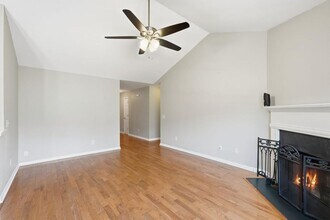 5055 Blue Goose Ct in Flowery Branch, GA - Building Photo - Building Photo