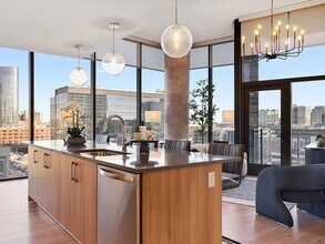 1212 Demonbreun St, Unit 615 in Nashville, TN - Building Photo - Building Photo